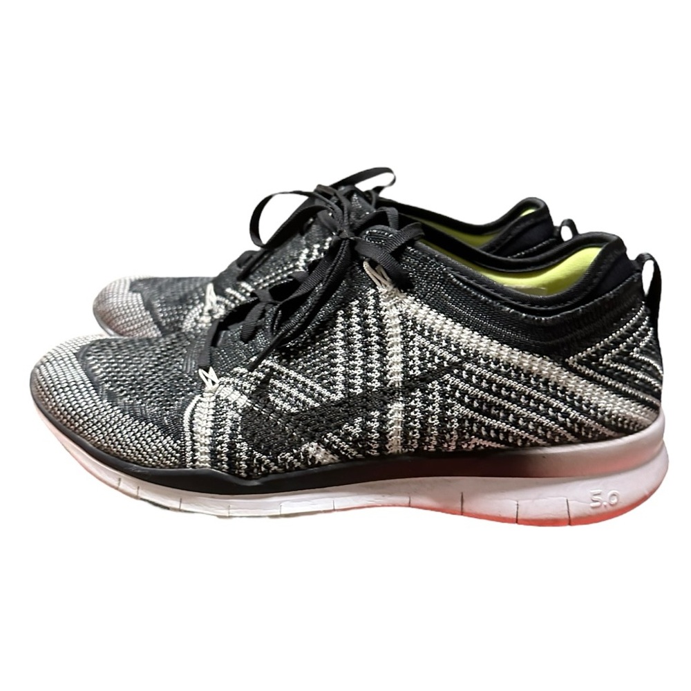 NIKE | TR Flyknit Running 5.0 Black/White Oreo 718785-004 Womens Size US 7